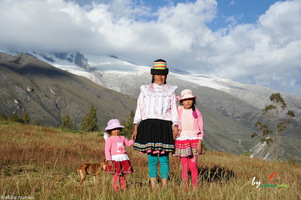 アンデス高原の民族衣装 インカ直系の子孫 ケチュア族とアイマラ族 アンディーナ ブログ