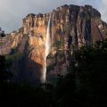 ギアナ高地の核心部：世界最大落差の滝・エンジェルフォール