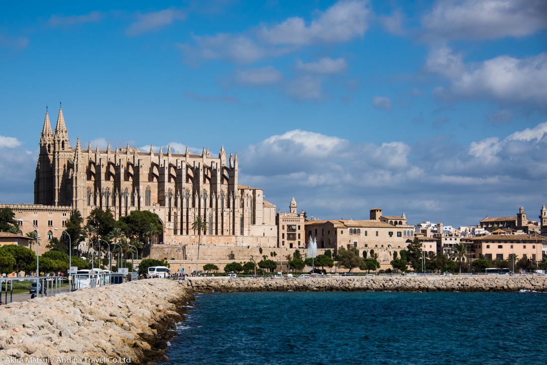 地中海の真珠 マヨルカ島 パルマ大聖堂の建築400年の世界観とは アンディーナ ブログ
