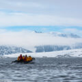 北極クルーズ③：ゾディアックボートで野生動物を探す