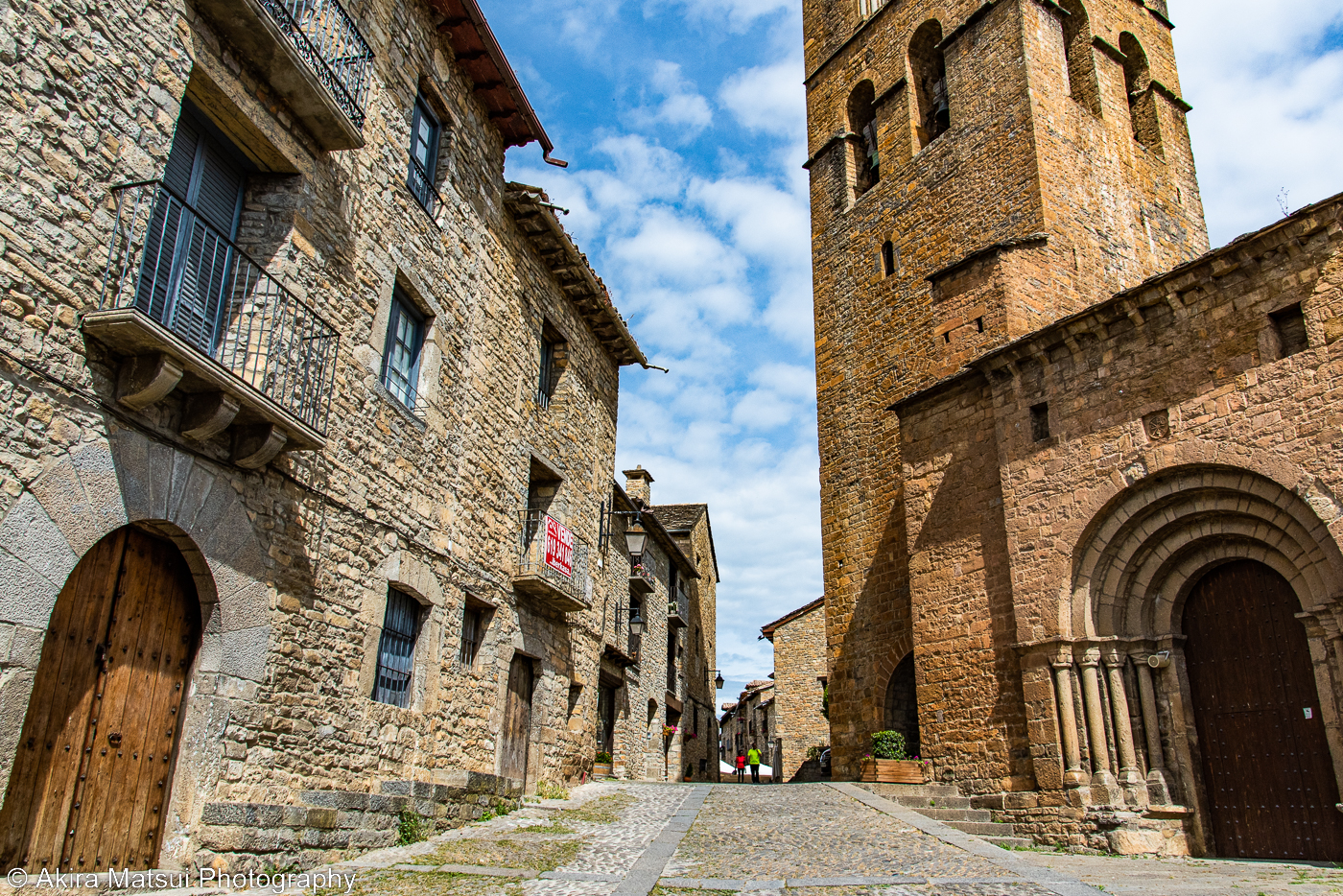 スペインで最も美しい村”アインサ村の街歩き | 風景写真家・松井章のブログ